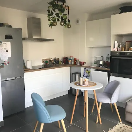 公寓 Cozy Near Train Station And